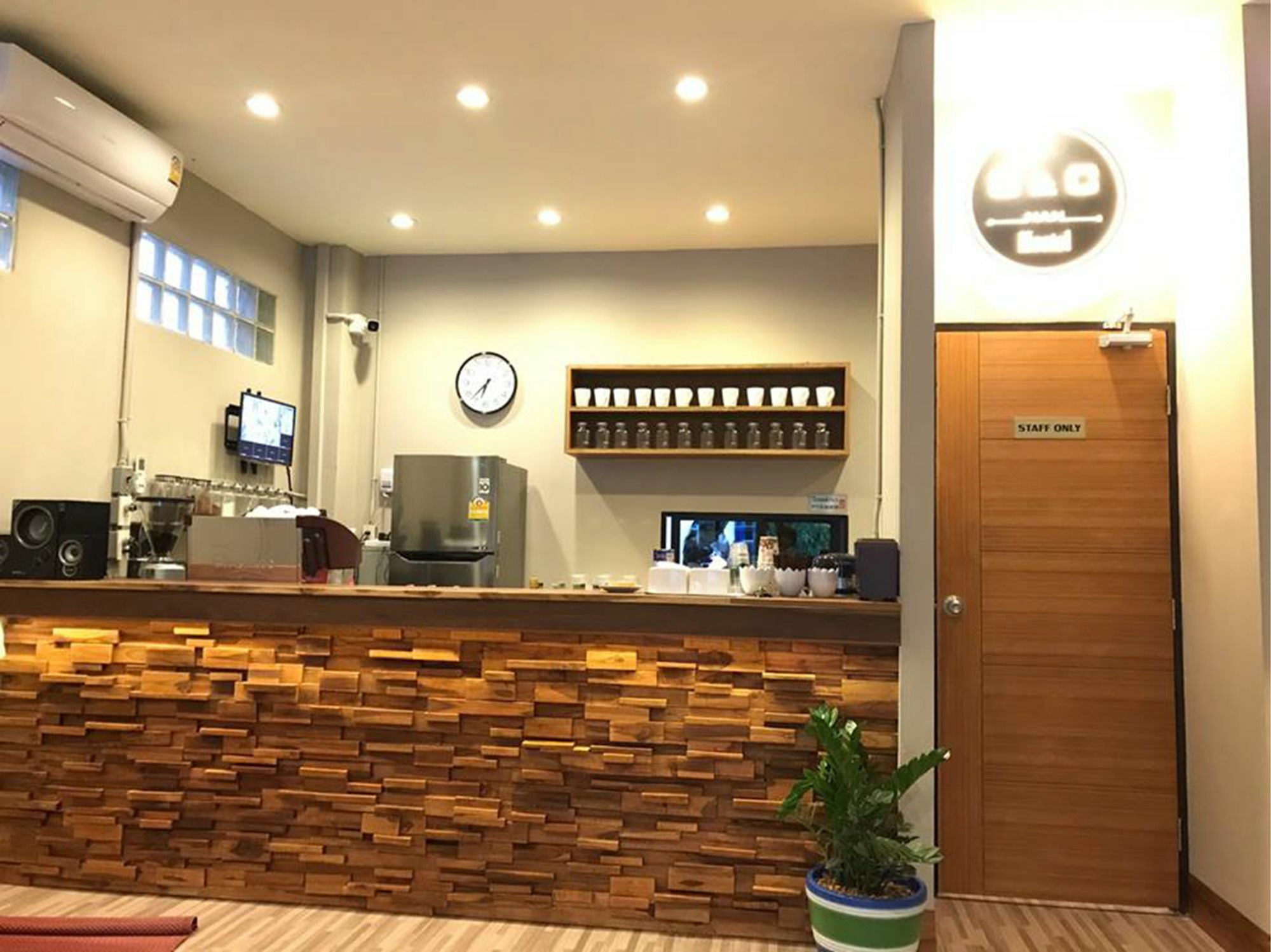 C & C Hostel Нан Екстер'єр фото